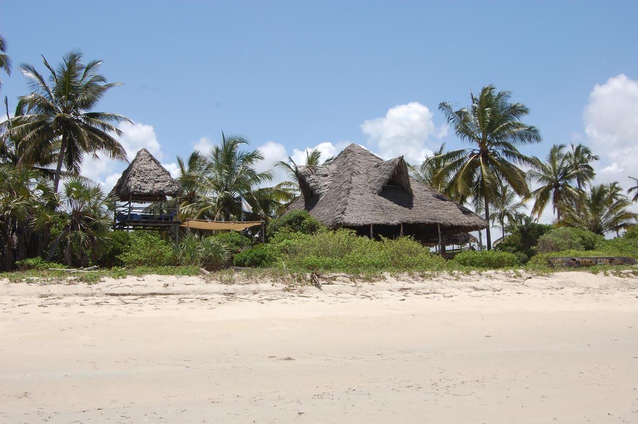 The Beach Crab Resort Pangani Esterno foto
